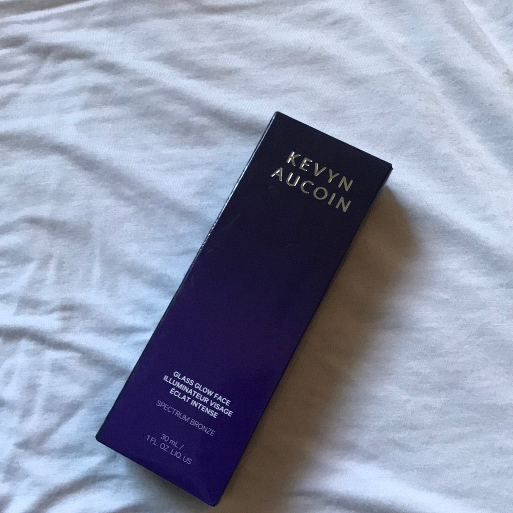 SOLD Kevyn Aucoin Glass Glow Face Illuminateur